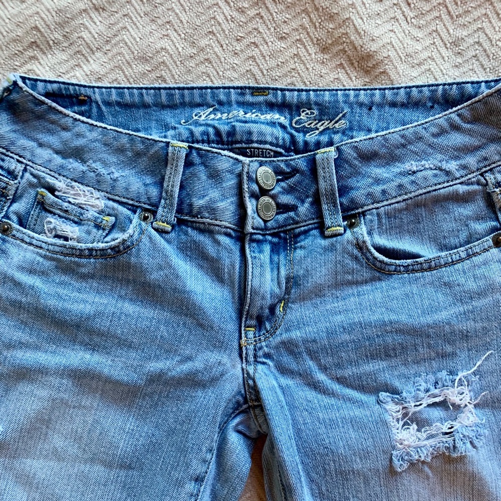 American Eagle Distressed Capris - Picture 4 of 5